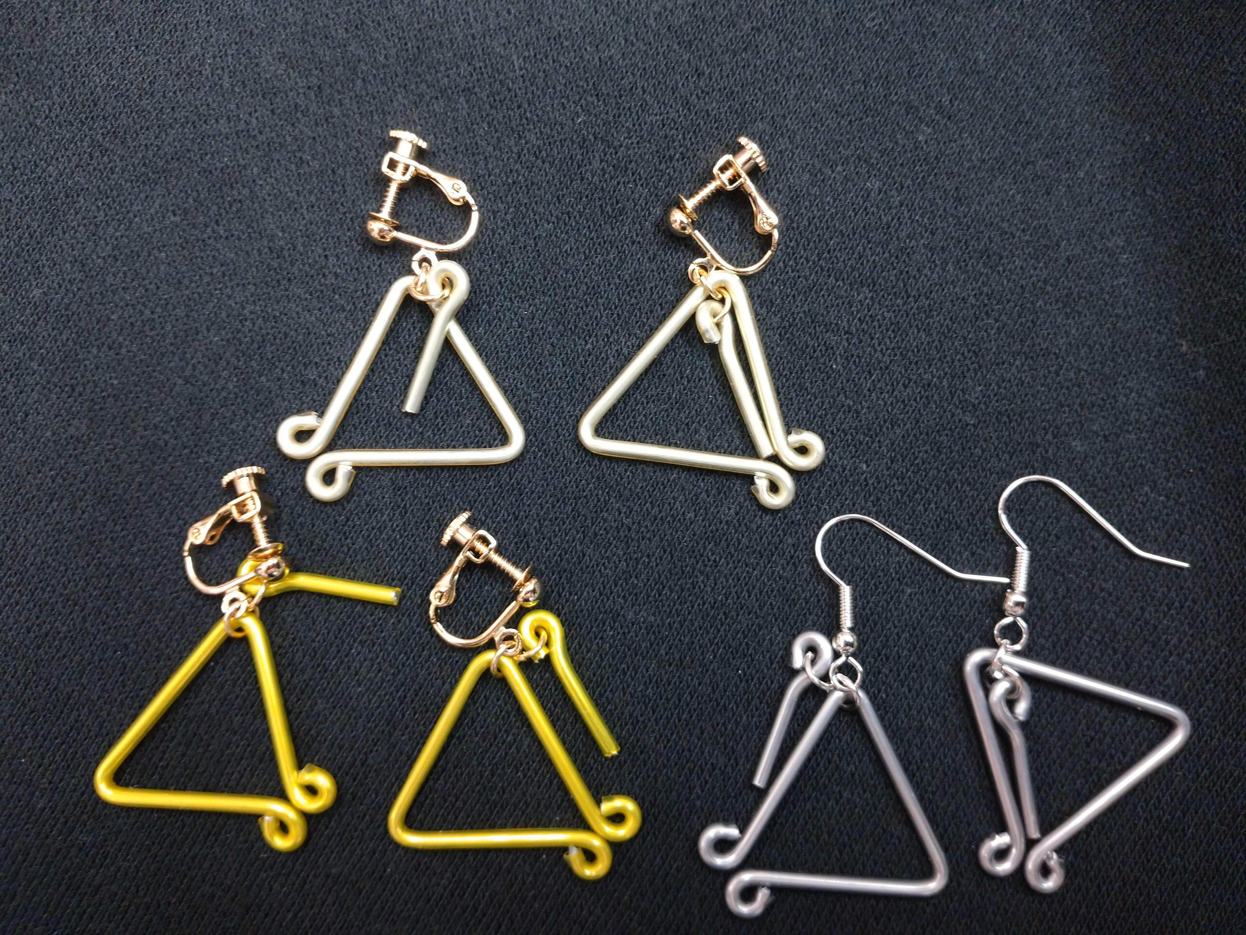 oreille33 handｍade トライアングル型イヤリング＆ピアス