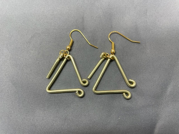 oreille33 handmade トライアングル型イヤリング＆ピアス