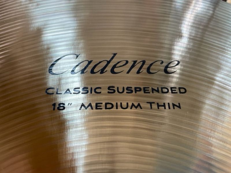 小出 Cadence 18” Classic Suspended Medium Thin CA-18CSMT