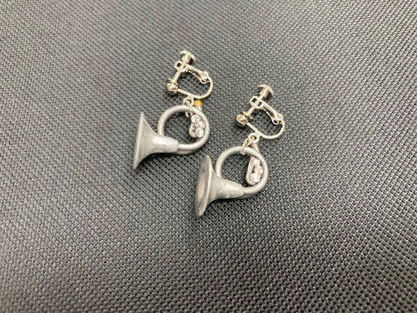 oreille33 handmade ホルン型イヤリング＆ピアス