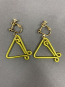 oreille33 handｍade トライアングル型イヤリング＆ピアス