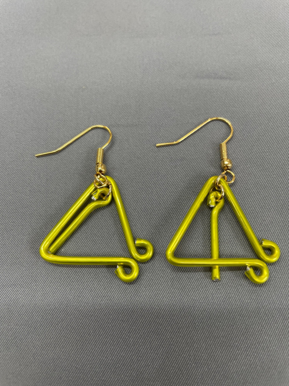 oreille33 handmade トライアングル型イヤリング＆ピアス